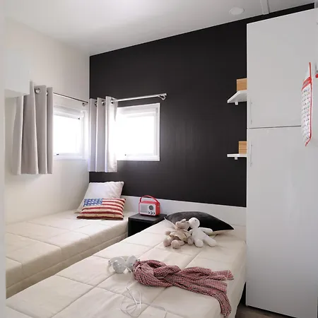 Les Chevrefeuilles Kamp alanı Royan