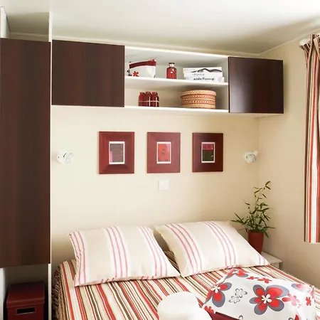 Kamp alanı Les Chevrefeuilles 4*