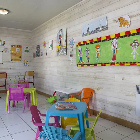 Les Chevrefeuilles Kamp alanı