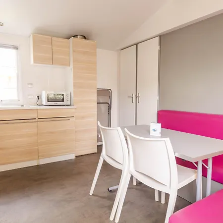 Les Chevrefeuilles Kamp alanı