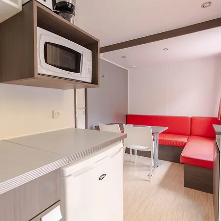 Les Chevrefeuilles Kamp alanı 4*