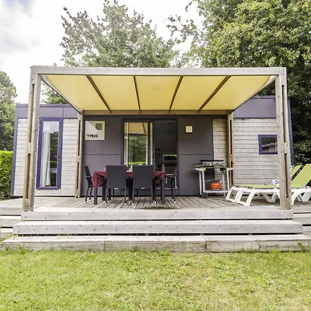 Les Chevrefeuilles אתר קמפינג 4*