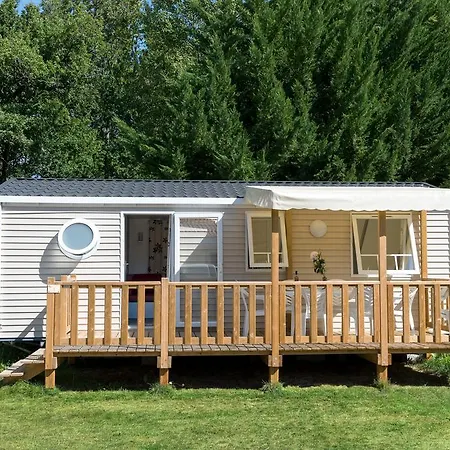 Les Chevrefeuilles אתר קמפינג 4*