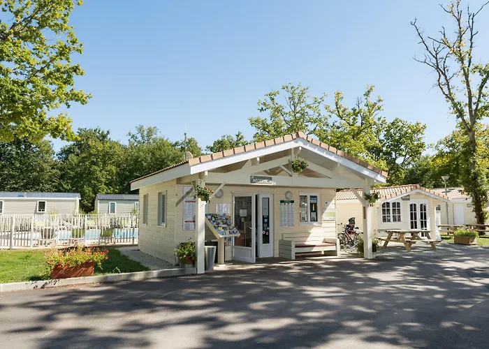 Les Chevrefeuilles Parque de Campismo