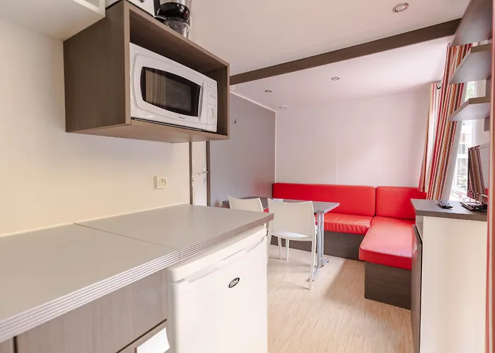 Les Chevrefeuilles Parque de Campismo 4*